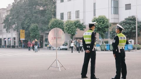 Varios agentes de policía en Japón